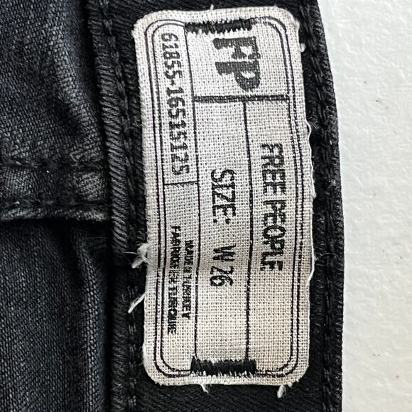 Free People Distressed BNlack Skinny Jeans Raw Hem Size 26 - Picture 6 of 7